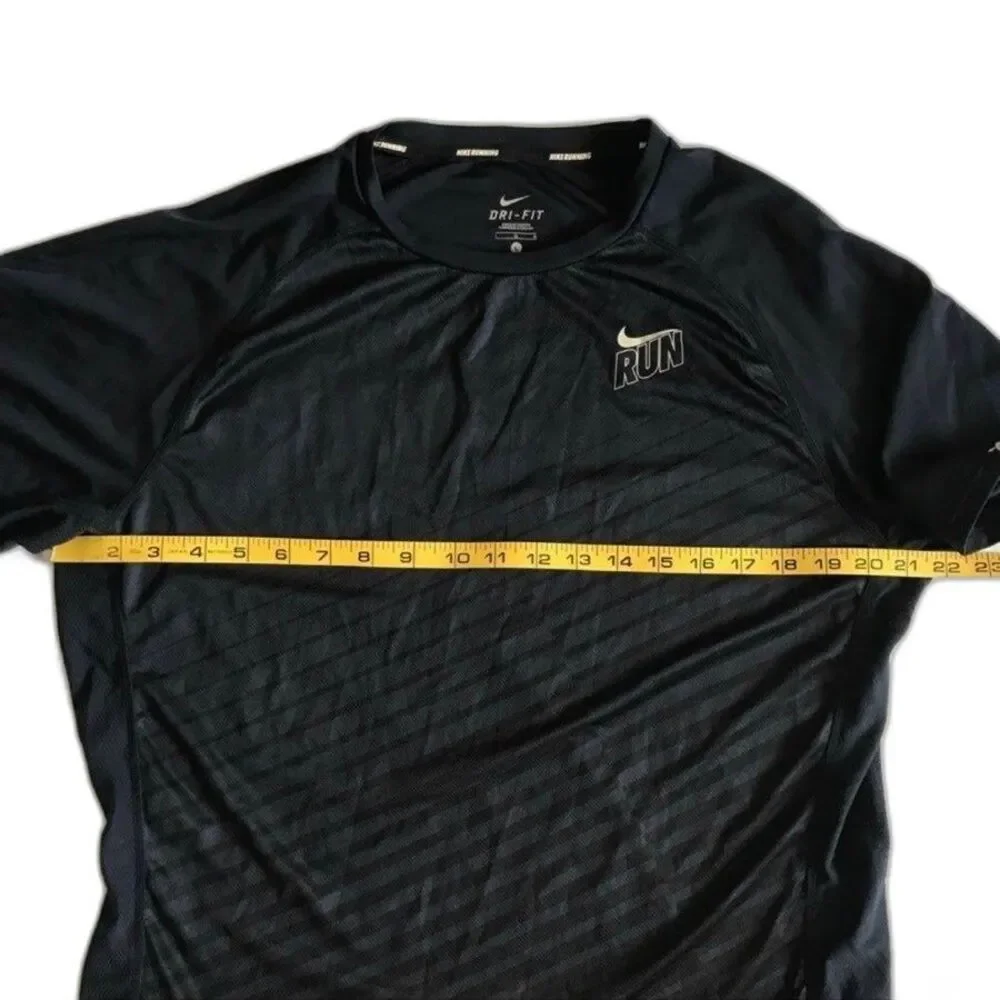 Nike RUN Running Athletic Dri Fit Shirt Mens Large Short Sleeve Navy Blue EUC